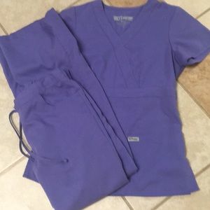 SOLD!!💜Grey's Anatomy Scrub Set Xs